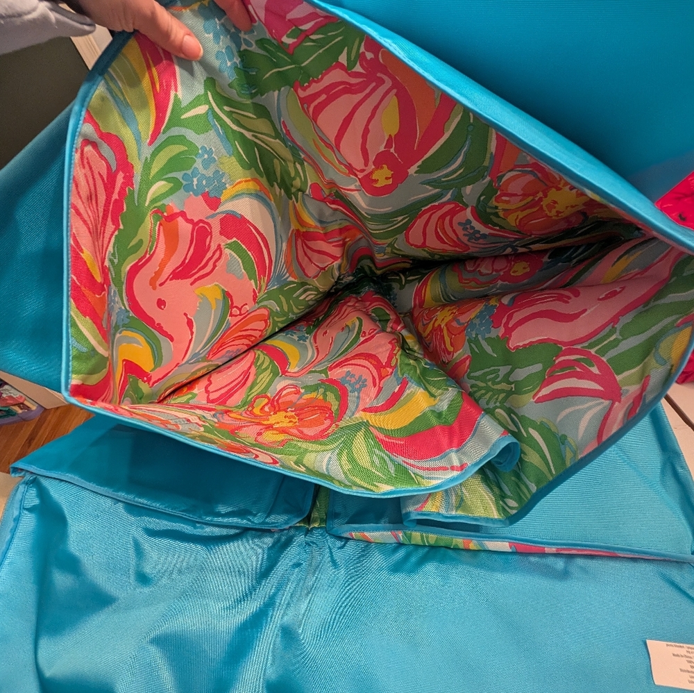 Lilly Pulitzer Folding Picnic Blanket - Picture 7 of 7